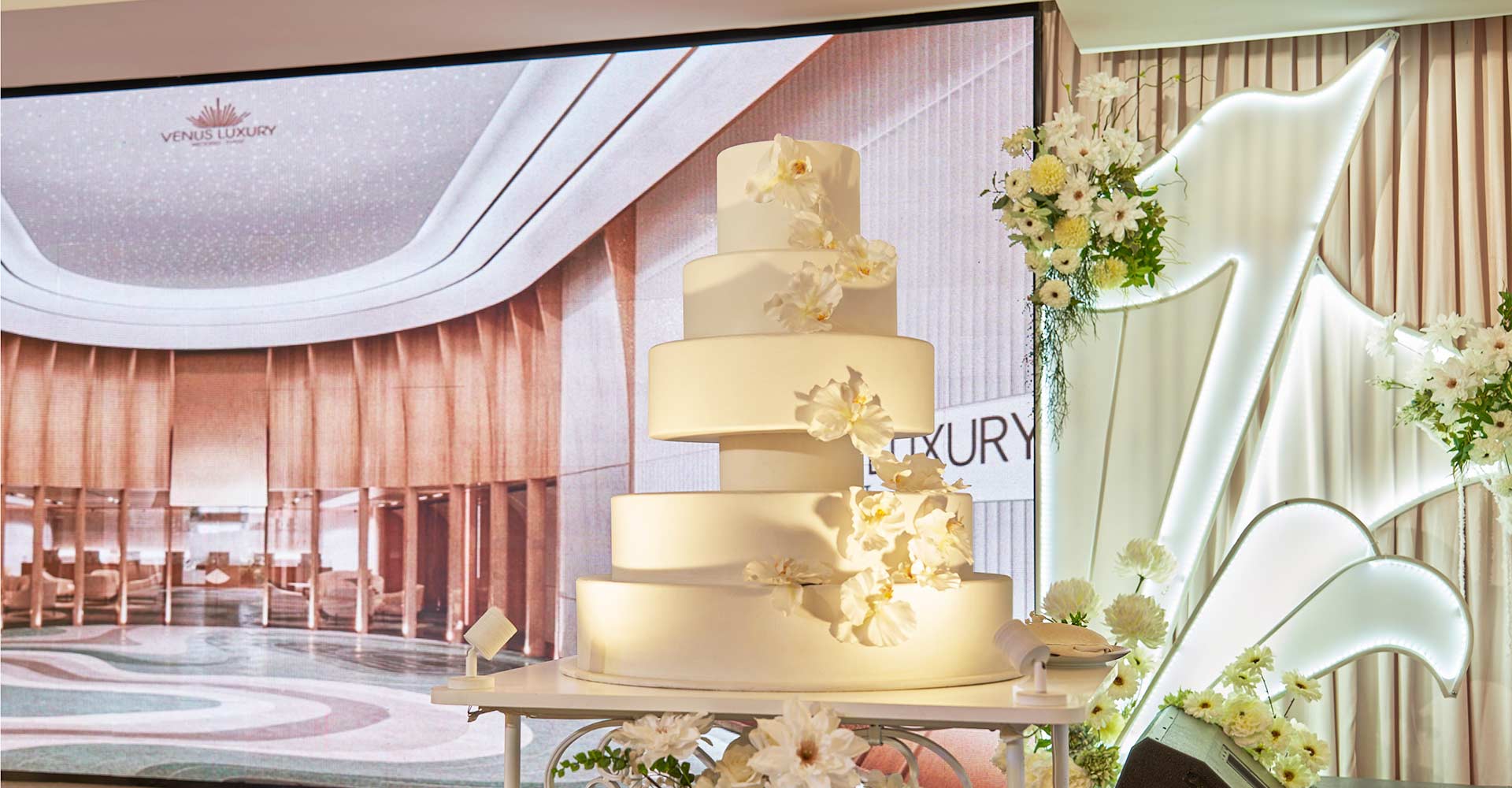 LUXURY (Tầng 5)
